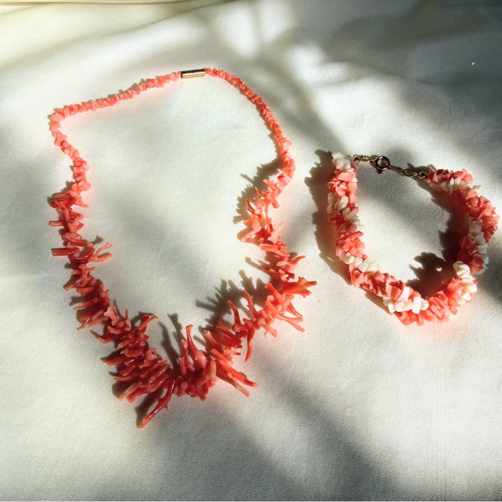 Mediterranean Sea light color Coral necklace and bracelet set #coral #jewelry